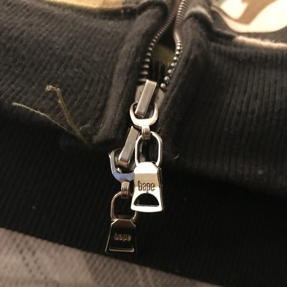 Authentic Bape shark full zip - Picture 8 of 8